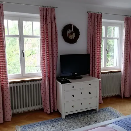 Rosenliebe Bed & Breakfast 3*